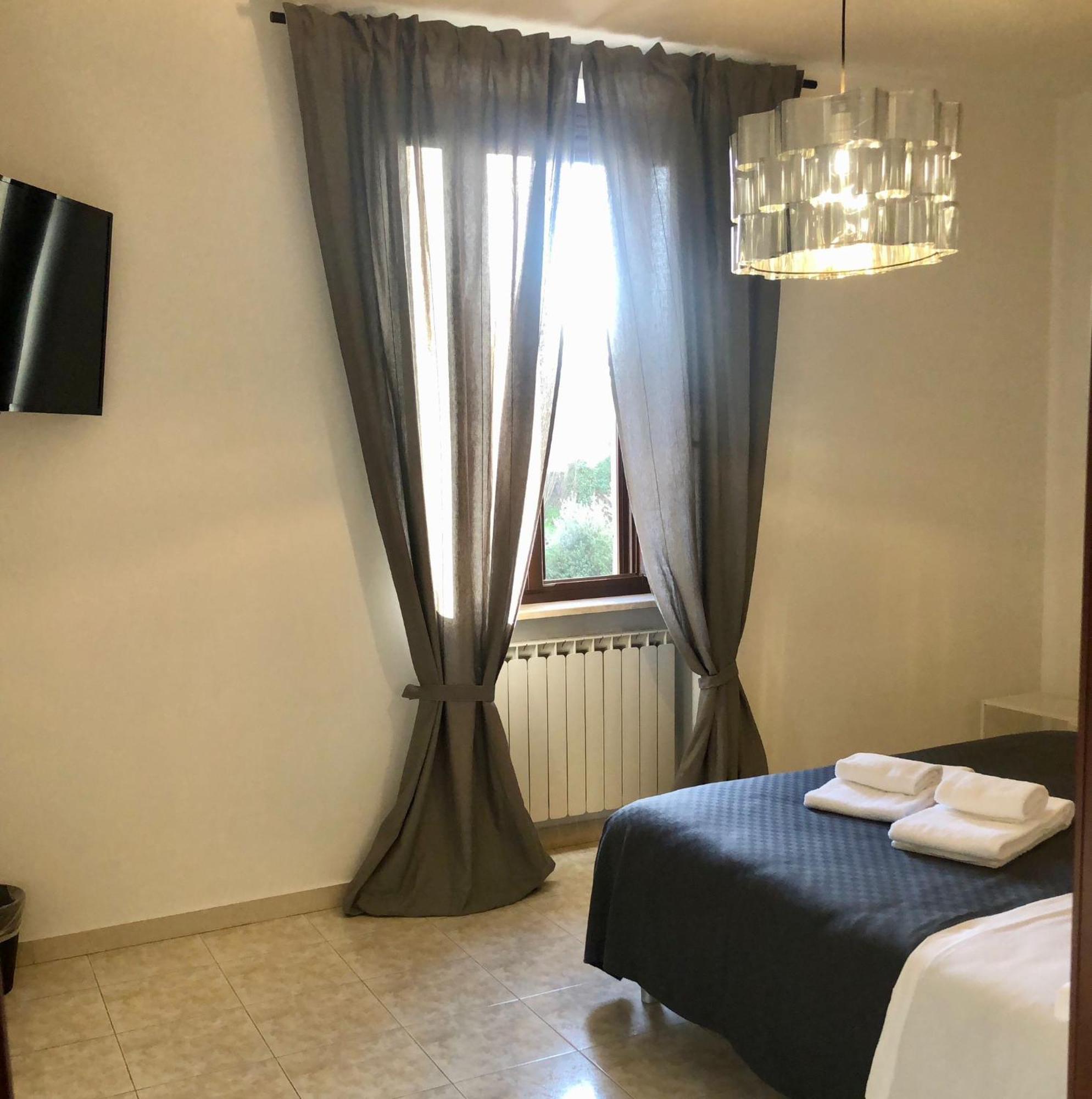 Santa Filomena Guest House Terni Exteriör bild